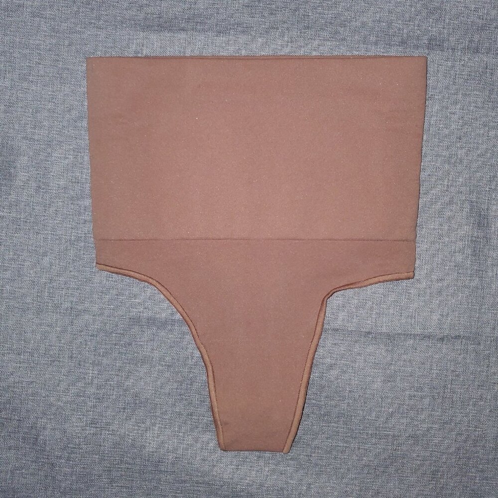 NWB SKIMS S/M Core Control Thong SIENNA